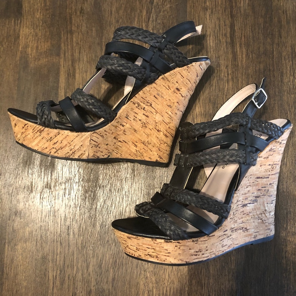 Black Wedges